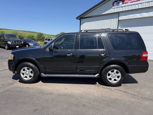 Used 2010 Ford Expedition XLT AWD/4WD image 2