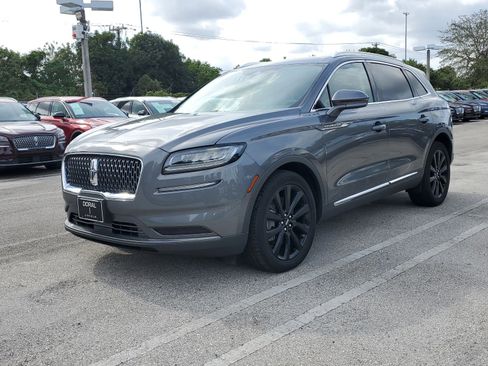 Used 2023 Lincoln Nautilus Reserve w/ Monochromatic Package image 3