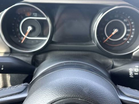 Used 2018 Jeep Wrangler Unlimited Sport S AWD/4WD image 35