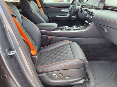 Certified 2026 Genesis GV70 3.5T Sport Prestige AWD/4WD image 11
