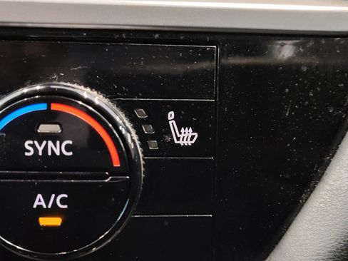 Used 2022 Nissan Pathfinder SV image 4