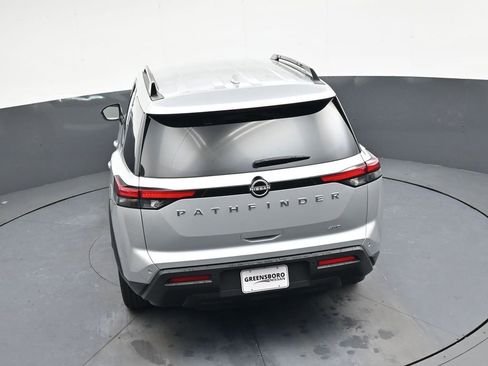 Used 2025 Nissan Pathfinder SV image 32