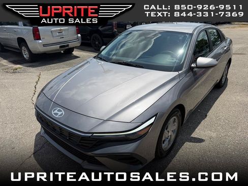 Used 2024 Hyundai Elantra SE FWD image 1