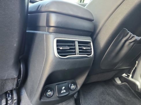 Certified 2021 Hyundai Santa Fe Limited image 31