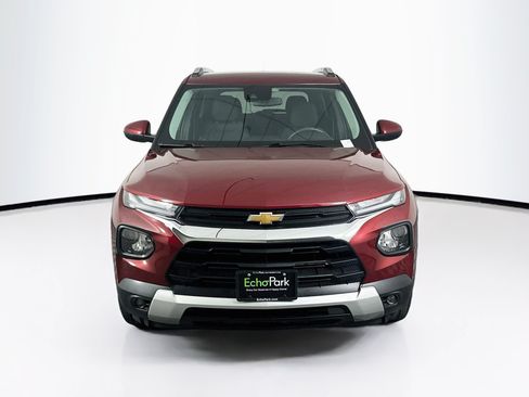 Used 2023 Chevrolet TrailBlazer LT FWD image 2