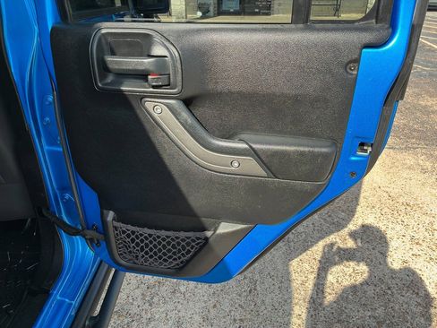 Used 2016 Jeep Wrangler Unlimited Sport AWD/4WD image 39