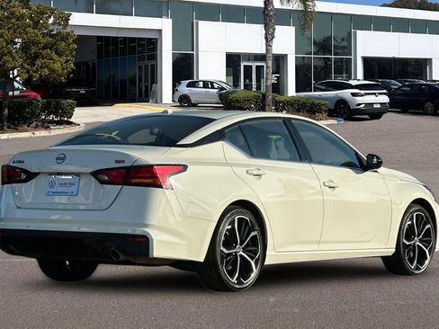 Used 2024 Nissan Altima 2.5 SR image 3