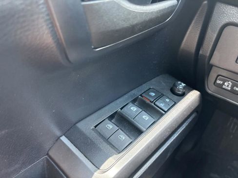 Used 2020 Toyota Tacoma TRD Sport AWD/4WD image 22