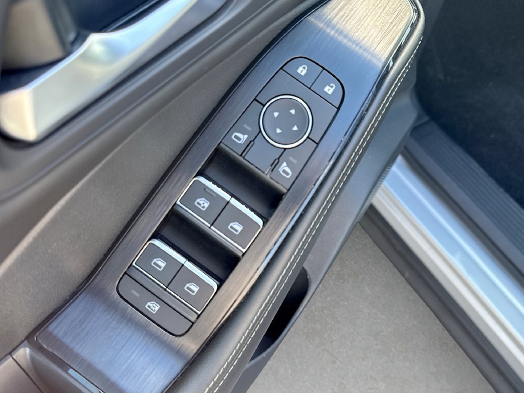 Used 2022 Nissan Rogue SL w/ SL Premium Package FWD image 11