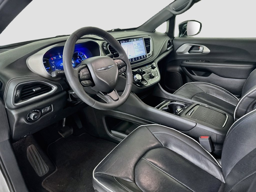 Used 2023 Chrysler Pacifica Limited w/ S Appearance Package FWD image 10