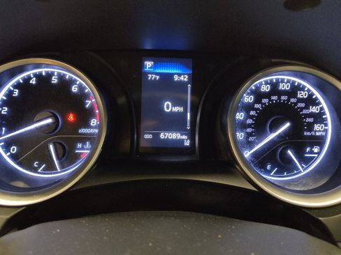 Used 2021 Toyota Camry LE FWD image 23