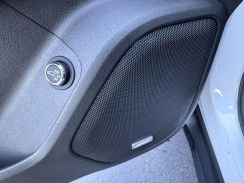 Used 2022 GMC Acadia Denali w/ Denali Technology Package image 24