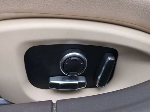 Used 2020 Jaguar XF Prestige image 16