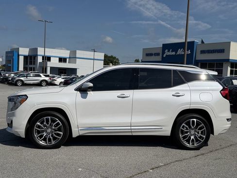Used 2024 GMC Terrain Denali AWD/4WD image 2