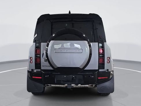 Used 2024 Land Rover Defender 110 X-Dynamic SE AWD/4WD image 5