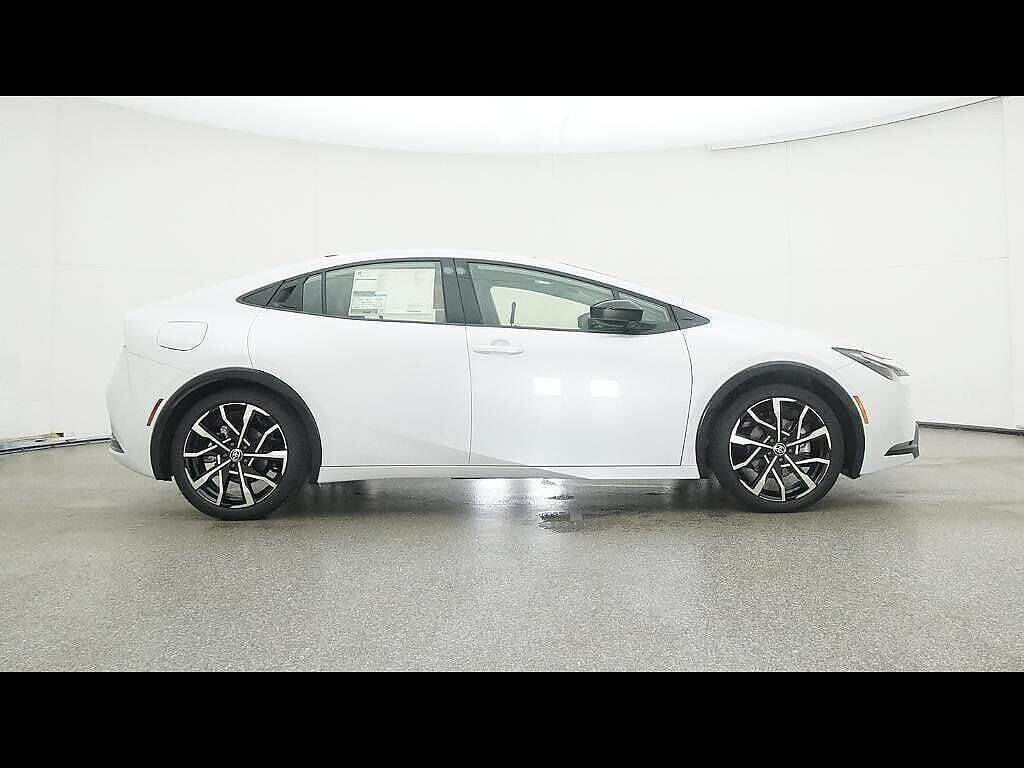 New 2026 Toyota Prius Plug-In Hybrid FWD image 10