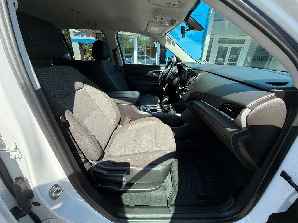 Used 2021 Chevrolet Traverse LT AWD/4WD image 41