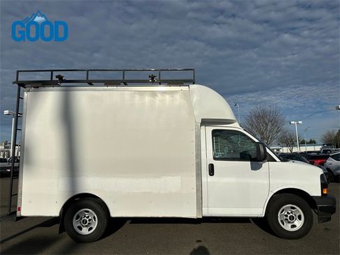 Used 2017 GMC Savana 3500 image 21