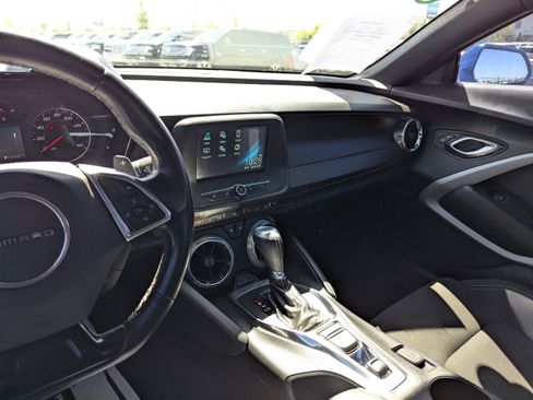 Used 2018 Chevrolet Camaro LT RWD image 20