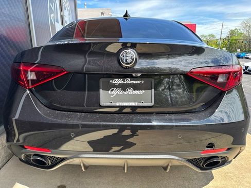 Used 2022 Alfa Romeo Giulia Veloce AWD/4WD image 9