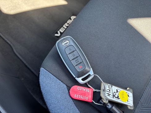 Used 2025 Nissan Versa SV FWD image 21