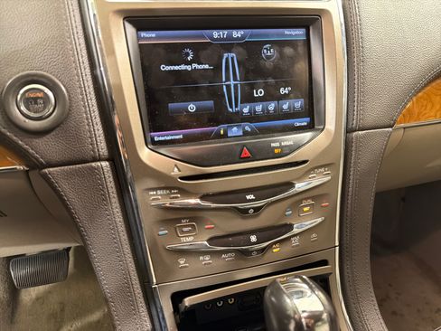 Used 2015 Lincoln MKX FWD w/ Equipment Group 101A image 17