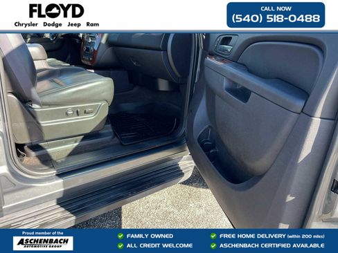 Used 2011 Chevrolet Avalanche LT w/ Luxury Package image 28