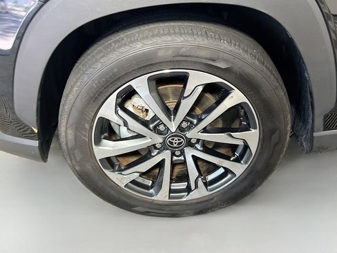 Used 2024 Toyota Corolla Cross XLE FWD image 14