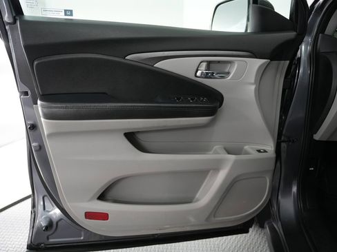 Used 2017 Honda Pilot EX image 46