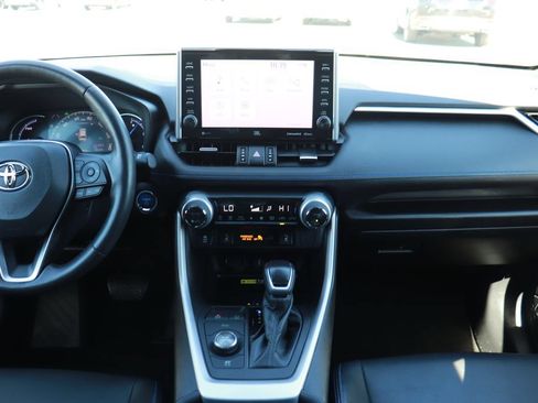 Used 2022 Toyota RAV4 XSE AWD/4WD image 15