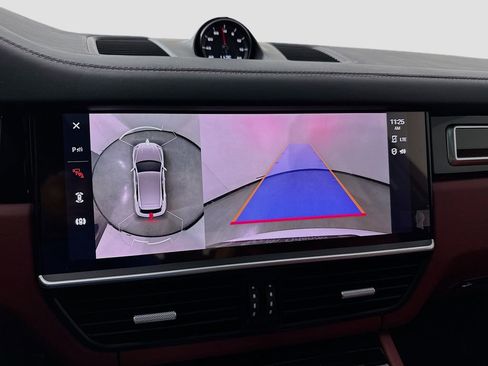 Used 2023 Porsche Cayenne Turbo image 17