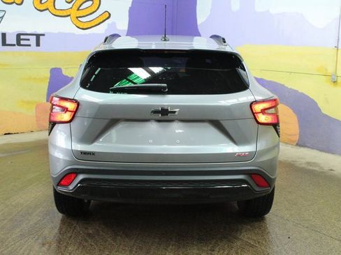 Used 2025 Chevrolet Trax RS w/ Sunroof Package image 7