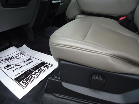 Used 2020 Ford F250 XL w/ Power Equipment Group image 25