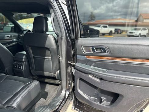 Used 2019 Ford Explorer Limited w/ Class III Trailer Tow Package image 10