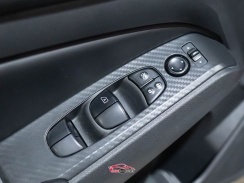 Used 2024 Nissan Altima 2.5 SV image 38