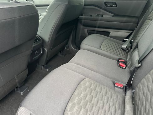 New 2025 Nissan Pathfinder SV image 12