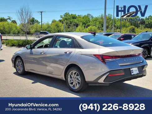 Certified 2024 Hyundai Elantra SEL image 9