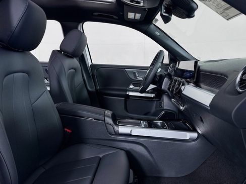 New 2026 Mercedes-Benz GLB 250 image 6
