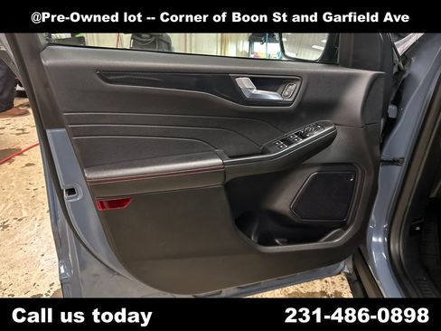 Used 2024 Ford Escape ST-Line AWD/4WD image 15
