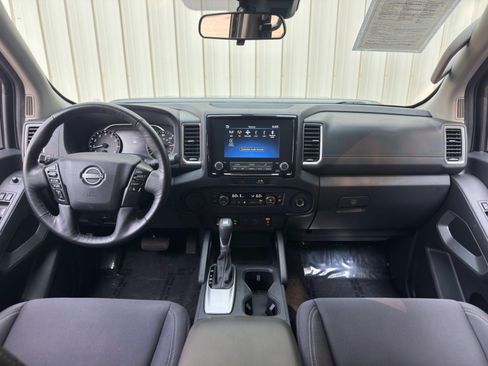 Used 2022 Nissan Frontier SV RWD image 11