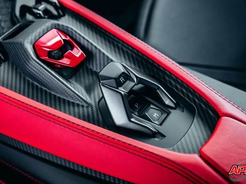 Used 2025 Lamborghini Revuelto image 21