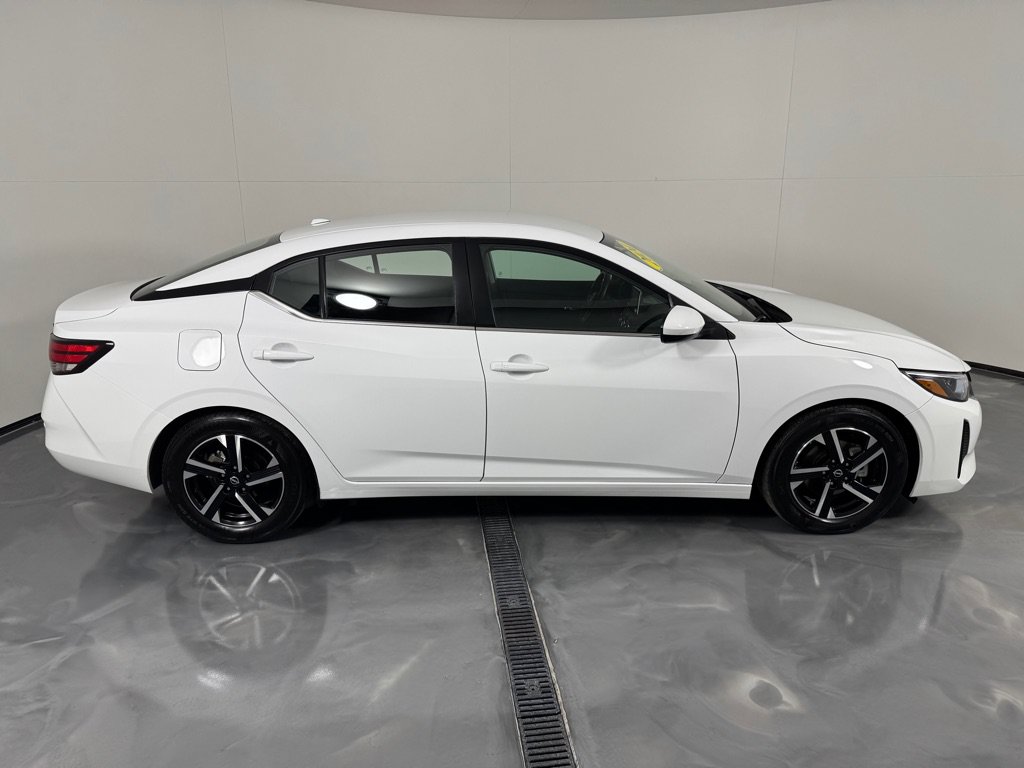 Used 2024 Nissan Sentra SV FWD image 4