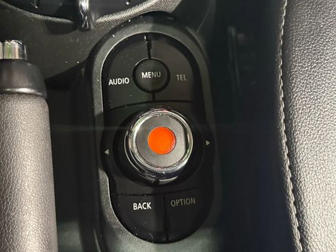 Used 2015 MINI Cooper 4-Door Hardtop w/ Media Package image 27