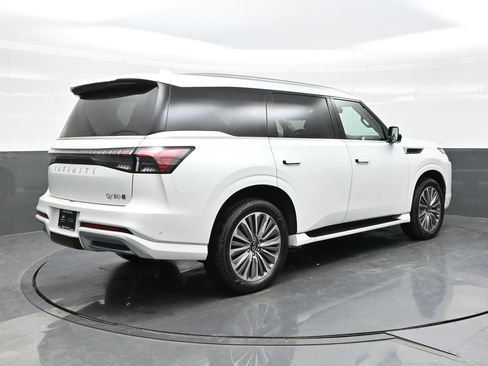 Used 2025 INFINITI QX80 Sensory image 7