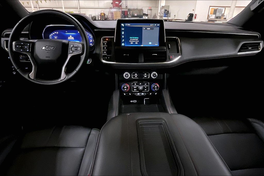 Used 2024 Chevrolet Suburban RST w/ Luxury Package AWD/4WD image 14