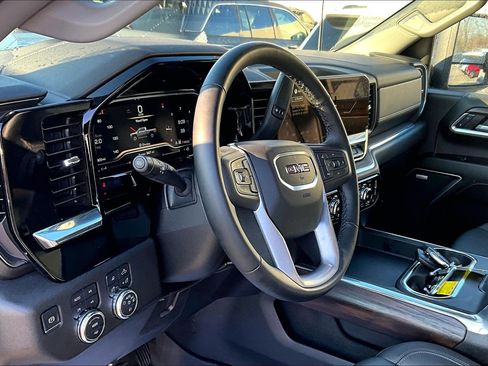Used 2025 GMC Sierra 2500 SLT w/ SLT Premium Package image 14