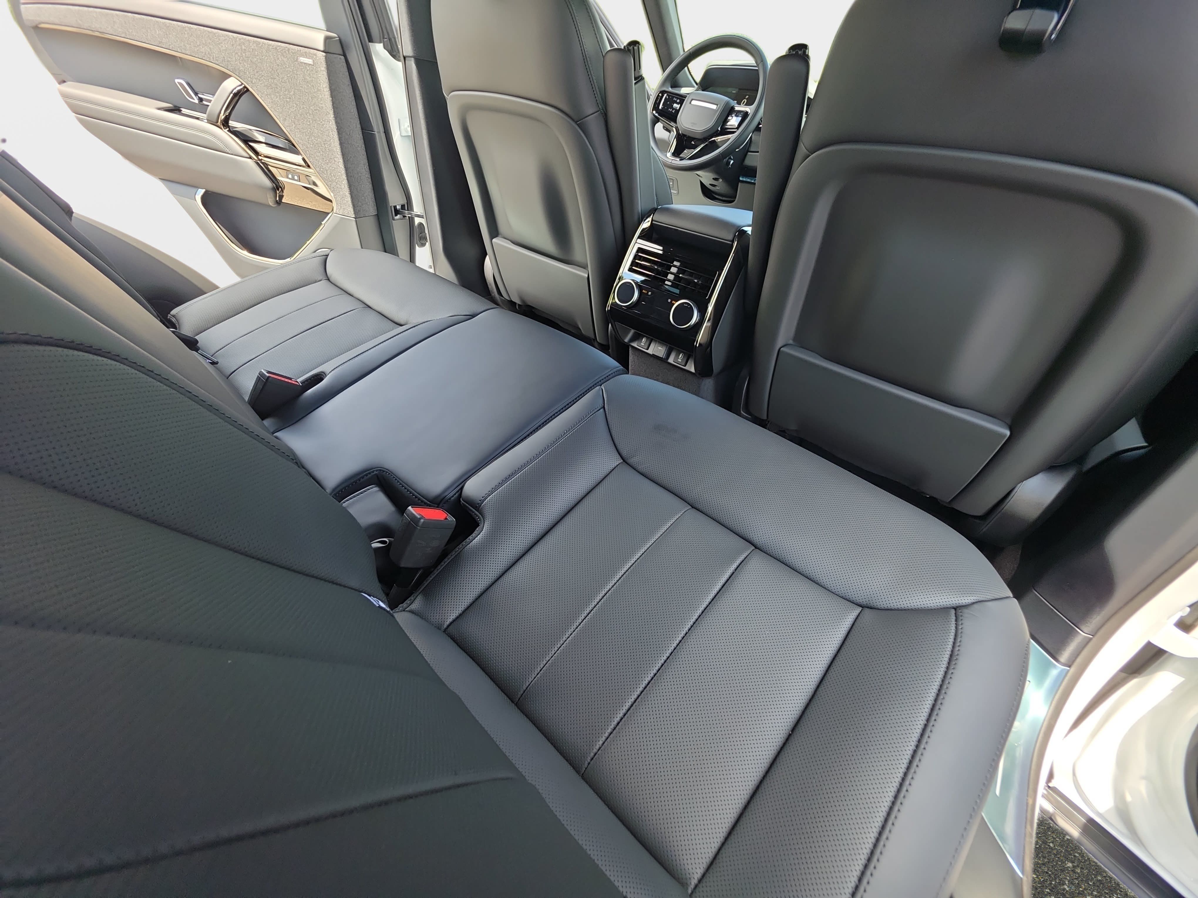 New 2026 Land Rover Range Rover Sport Dynamic SE AWD/4WD image 11