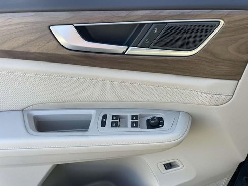 New 2026 Volkswagen Atlas SE FWD image 19