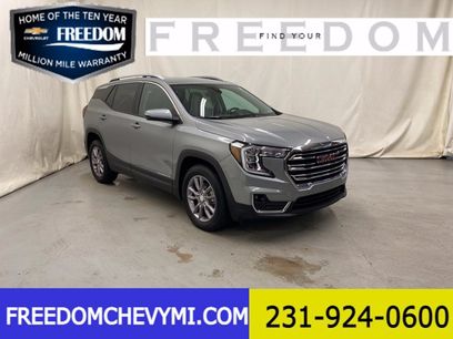 Used 2024 GMC Terrain SLT