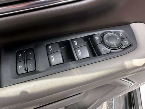 Used 2022 Chevrolet Tahoe LT w/ Luxury Package AWD/4WD image 9